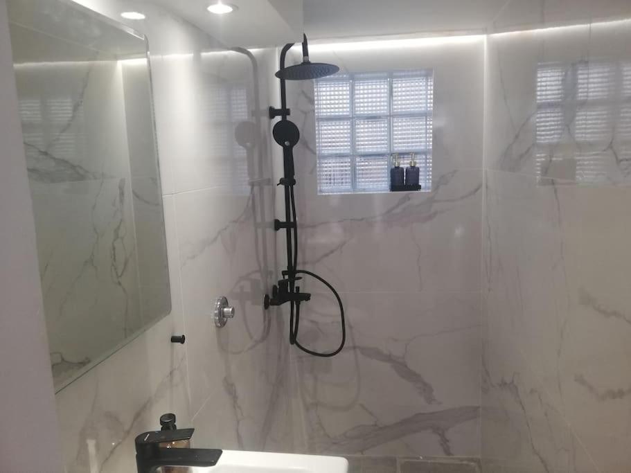 Brio Luxurious Urban Stay In Heraklio,Wifi,Αc Ираклио Екстериор снимка